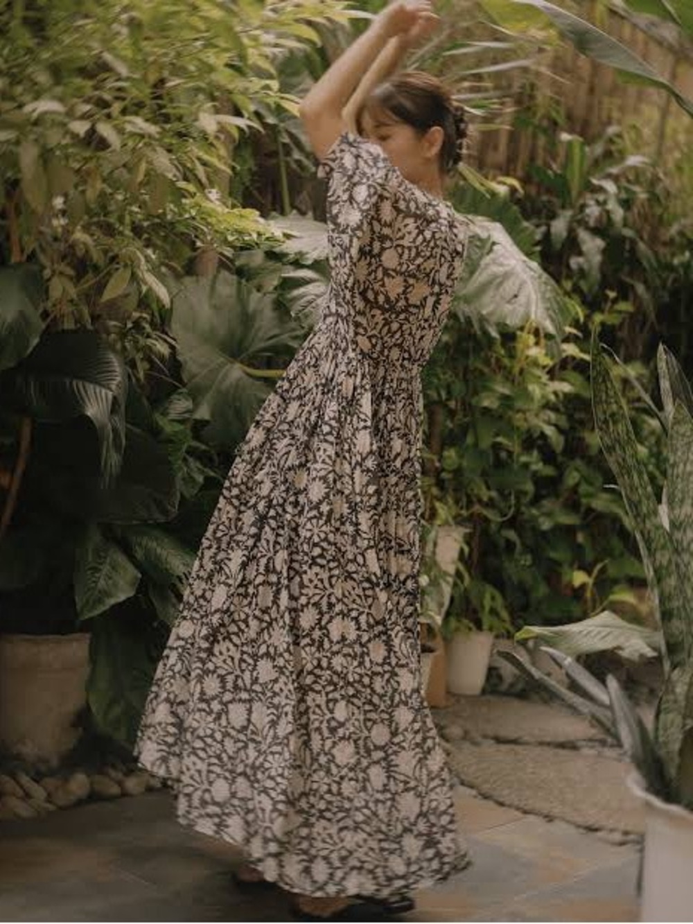 DAUGHTERS OF INDIA Kyra Maxi Dress Black & White Floral size Medium - Picture 3 of 8